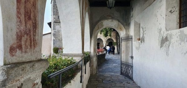 30A5B845-9C40-4B4E-915F-10B2D6A413DD