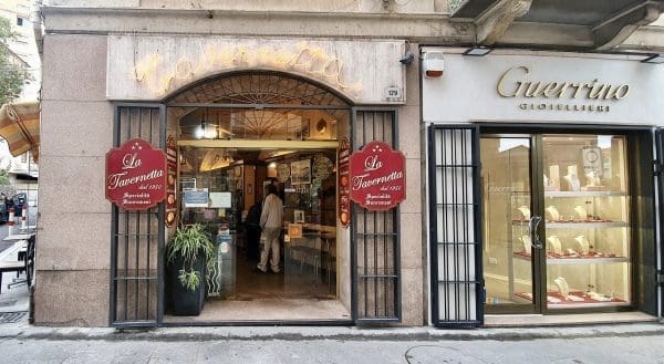 CB21A8A4-819B-4A6E-A135-1D9EF8757225