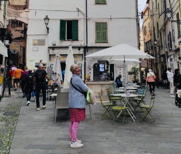 CF3C23DD-6089-4E99-924C-7BB780F70738