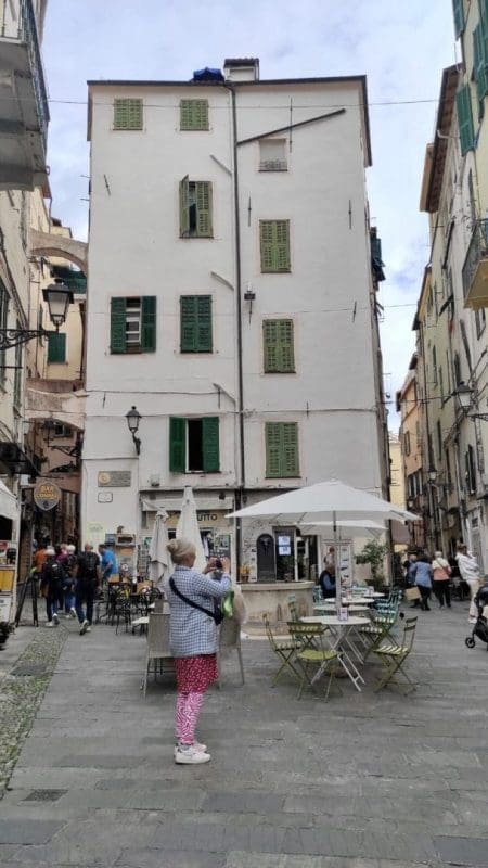 E4AC890F-DD4D-4B5B-AD58-1B1A3A6C586F