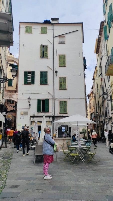 F7DB0208-BBEF-42B9-80E4-8BEB879D747E