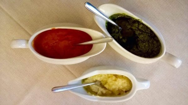 Salsa verde, salsa rossa og raffano.