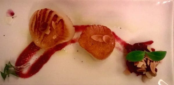 Capesante con cipolle di Tropea caramellate