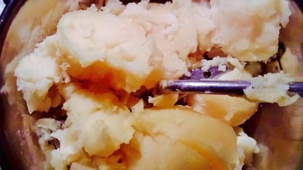 Mos potetene med "matmølla"