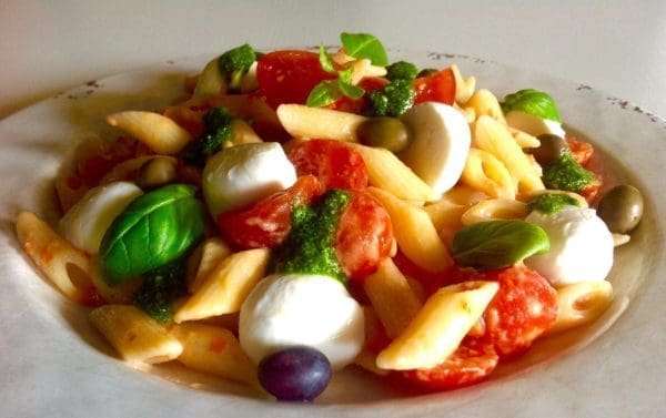 nsalata di Pasta Caprese – Kald pastasalat